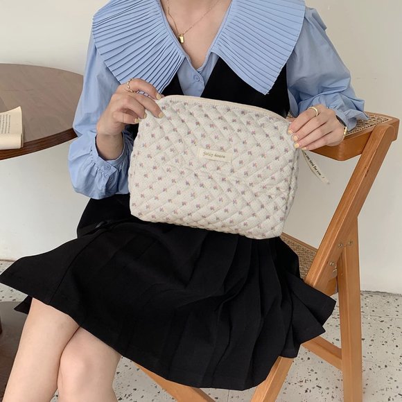 Women Kawaii Floral Cosmetic Large Travel Toiletry Bag Quilted Cosmetic Pouch - Picture 6 of 8